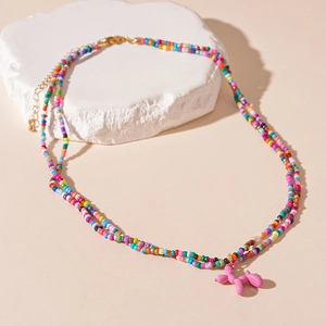 Collier double en perles colorées avec pendentif chien ballon rose style dopamine