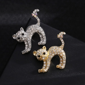Vintage Cat Brooch Pin Alloy Rhinestone Paved Sparkling Crystal Animal Shape Jewelry Accessory For Women Men Suits