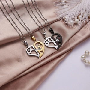 Couples stainless steel heart puzzle necklaces with 520 and 1314 engraving on silk