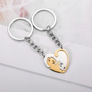 Couples black and white cat heart-shaped stainless steel keychain pendant set