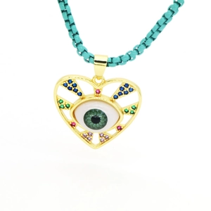 Collana cuore boho con malocchio dorato, cristalli colorati e catena a scacchi verdi