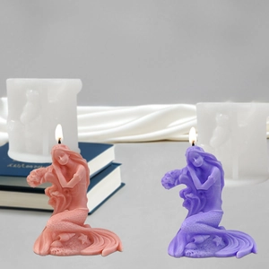 Bougies parfumées sirène rose et violette avec texture d'écailles pour décor maison