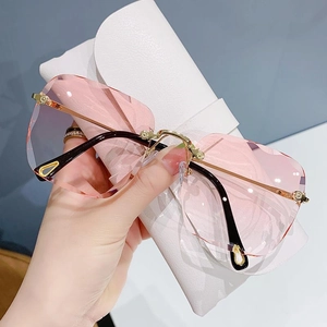 Chic rimless square sunglasses with pink gradient scalloped lenses and gold metal frame
