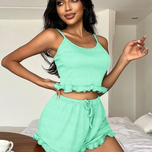 Ensemble pyjama côtelé vert menthe avec ourlet à volants et short à cordon serrage