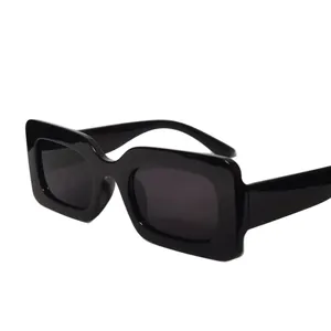 Fashionable retro thick frame rectangular sunglasses in black for a trendy street look