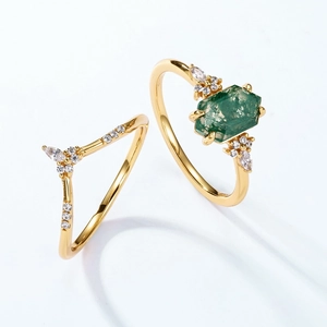 Gold plated S925 silver ring set with hexagonal green moss agate and V-shaped diamonds