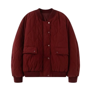 Veste bomber matelassée bordeaux surdimensionnée avec boutons-pression et coutures en vagues