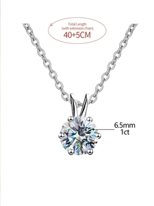 Detailansicht der klassischen sechs Krappen Moissanit Solitär Anhänger Kette in Silber.