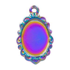 Détail macro du support pendentif ovale arc-en-ciel avec bords ondulés pour bijoux DIY