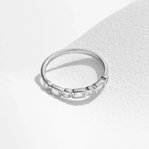 Sparkling S925 sterling silver ring with alternating round and baguette cut zirconia
