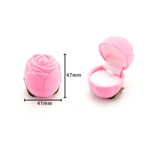 Pink rose-shaped velvet ring box dimensions showing 41mm width and 47mm height
