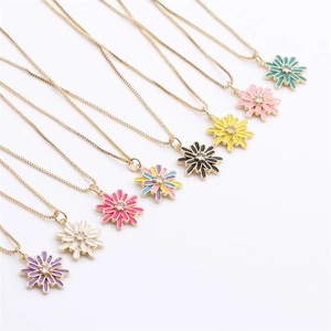 Daisy Flower Pendant Necklace Gold Plated Copper Enamel Colorful Zircon Jewelry For Women Simple Elegant Fashion