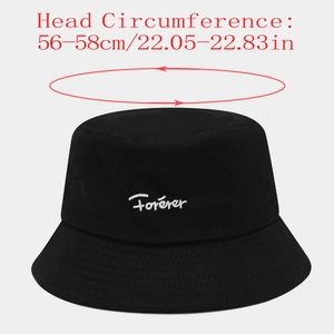 Détail du bob brodé Forever montrant les mesures du tour de tête de 56 à 58 cm
