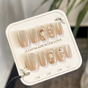 Faux Ongles à Coller Oeil de Chat Faits à la Main Dégradé Rose Nude Carrés Avec Motif de Fleurs pour Femme
