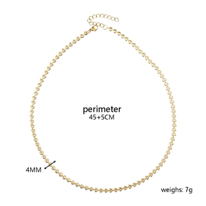 Detail shot of gold stainless steel heart chain necklace with 45+5cm length specs