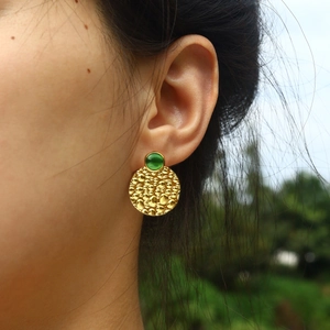 French Vintage Stainless Steel Hammered Round Stud Earrings For Women Minority Gold Plated Green Cat's Eye Stone Jewelry