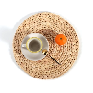 Handwoven round water hyacinth placemat for heat-resistant dining table decoration