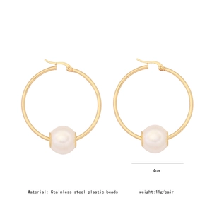 Detail view of 4cm gold stainless steel hoop earrings with pearls and dimensions