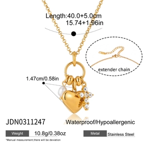 Détails du pendentif cœur et perle plaqué or 18 carats avec dimensions de chaîne
