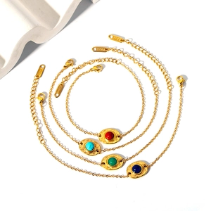 Bracelets en acier doré 18K avec texture martelée et pierres naturelles colorées