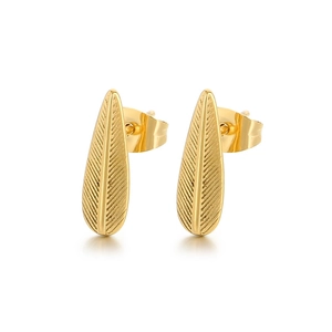 Boucles d'oreilles minimalistes en acier inoxydable en forme de feuille dorée