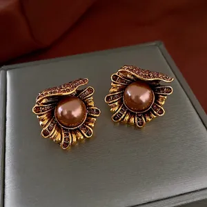 Vintage Shell Flower Stud Earrings With Rhinestone Faux Artificial Pearl And Silver Earring Post Retro Palace Style Women