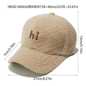 Tableau de tailles détaillé pour casquette beige en laine d'agneau avec broderie Hi
