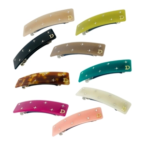 Fermagli rettangolari con strass e lettera D in metallo in 9 colori assortiti