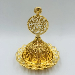 Brûleur d'encens arabe doré avec design en métal creux et décor de palmier