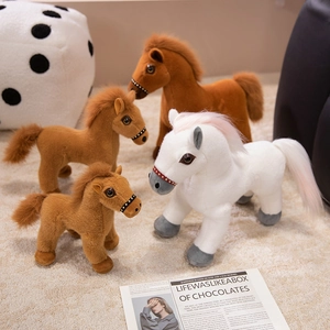 Peluches poney en marron et blanc avec détails en strass brillants pour enfants