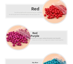 Macro di perline in legno di acero colorate rosso, magenta e blu pavone per gioielli fai-da-te
