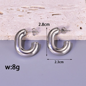 Polished silver hollow C-shaped earrings with 2.8cm height and 2.3cm width measurements