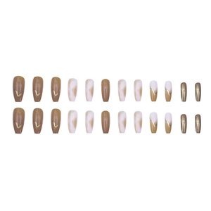 Set di 24 unghie finte ballerina ambra e crema con dettagli marmorizzati oro
