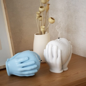 Stampo in silicone mani che tengono cuore per candele fai da te e arredo in gesso