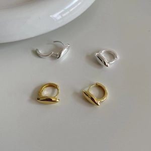 Minimalist olive shaped 925 sterling silver hoop earrings set in gold and silver finish