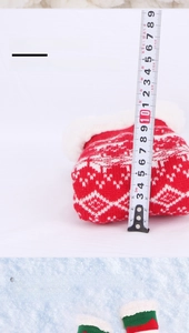 Gros plan de chaussettes d'hiver épaisses avec doublure en polaire de 6 cm