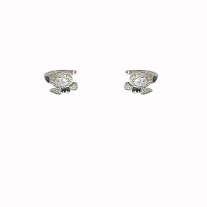 Silver Kuromi snake ear clip with zircon stones in a minimalist aesthetic