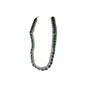 Elegante Halskette mit quadratischen Smaragden und Diamantfassung in Silber für Damen
