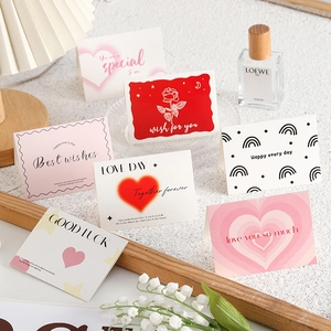 Cartes de vœux minimalistes assorties avec motifs floraux et messages en anglais