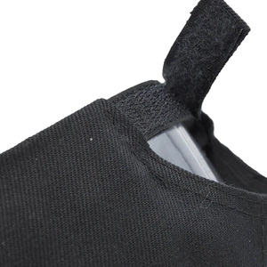 Détail de la casquette militaire avec velcro et fenêtre transparente pour badge ID