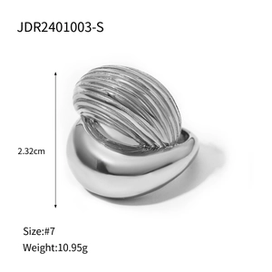 Detailed specs of the textured silver irregular ring showing size 7 and 2.32cm height