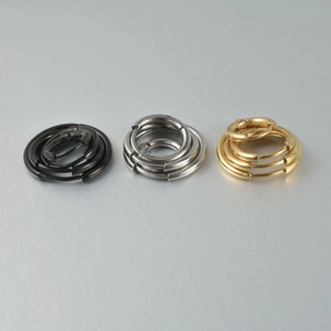 Ensemble créoles en acier inoxydable minimalistes en finitions noir, argent et or
