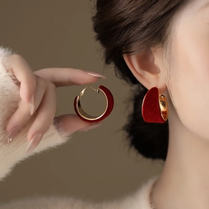Alloy Flocked C-Shape Hoop Earrings Gold Plated Retro Fashion Women Daily Jewelry With Silver Earring Post