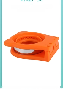 Close-up of circular sandwich sealer with raised teeth for perfect crust removal