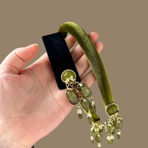 Serre-tête en velours vert olive avec glands vintage et pierres précieuses