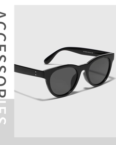 Detail view of round retro sunglasses frame with model H77366 size specifications
