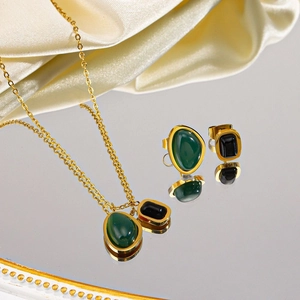 Collier Boucles D'Oreilles Bague Géométriques Acier Inoxydable Plaqué Or 18K Pierres Vertes Noires Bijoux Pour Femmes