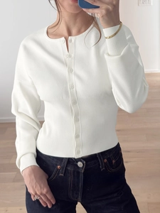 Gilet blanc tricoté pour femme avec manches longues, col rond et boutons devant