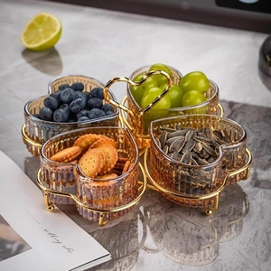 Elegante 4-vaks hartvormige glazen snackset met gouden metalen houder