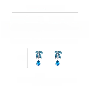 Detail showing weight of 13.1g and 4.8cm height for vintage crystal bowknot earrings